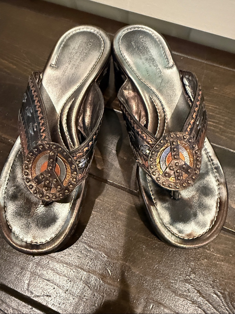 Donald J Pliner Metallic Bronze Sidra Peace Wedge Thong Sandals Size 8.5/39